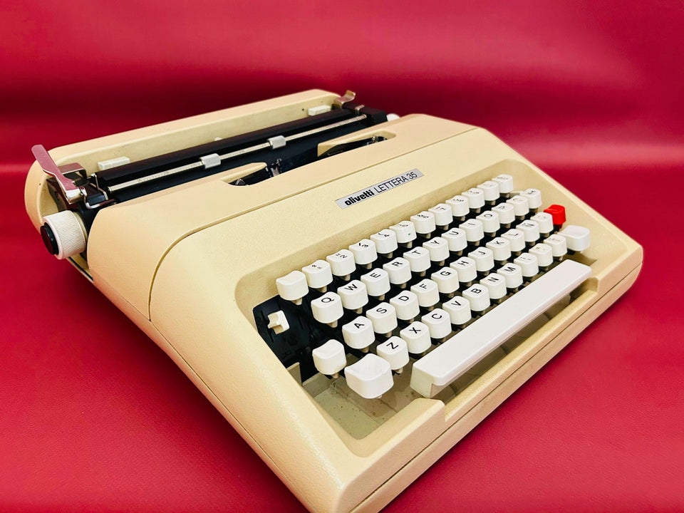 Olivetti Lettera 35 | Industrial Cream-Grey | Rare Spanish-Built Mechanical Gem