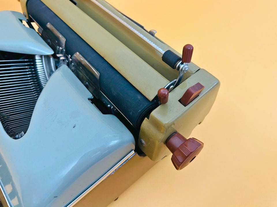 Rheinmetall KsT Typewriter – 1960 Blue Portable Manual Metal Typewriter
