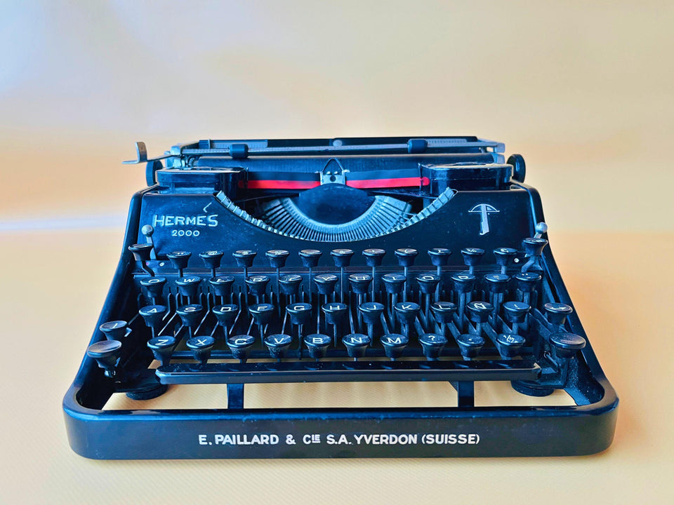 Hermes 2000 Typewriter – Vintage Black Portable Manual Metal Typewriter