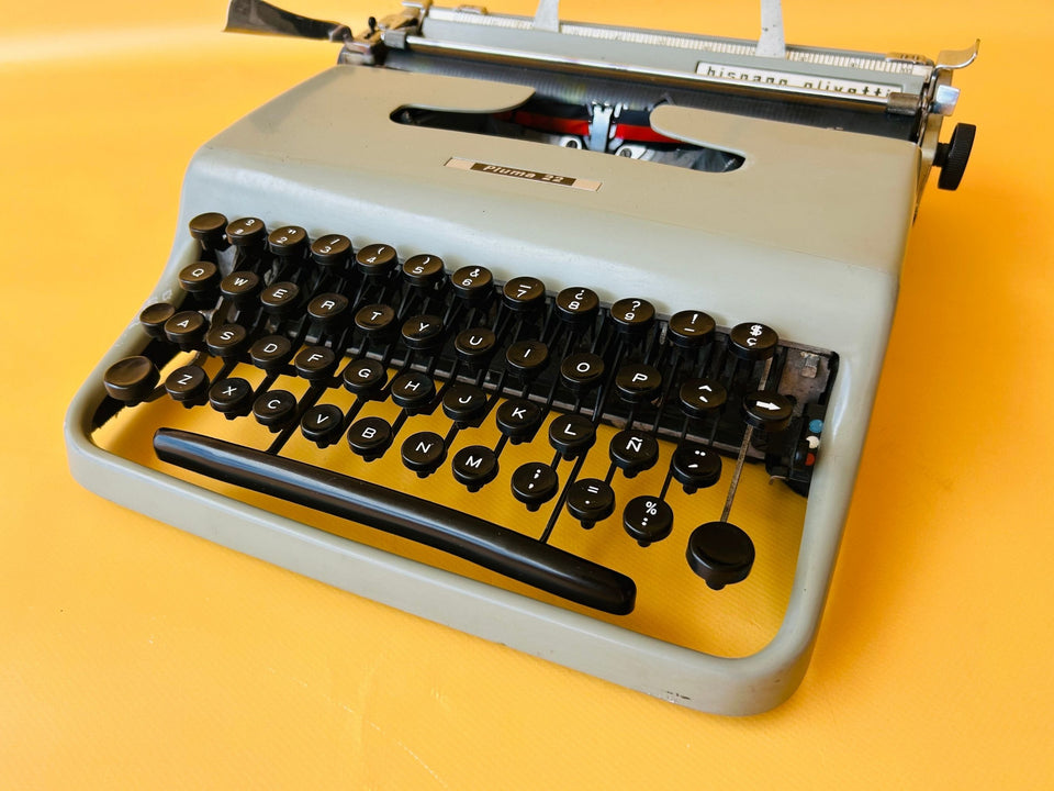 Olivetti Pluma 22 Gray Typewriter - 1970s Manual Portable - Working QWERTY with Case