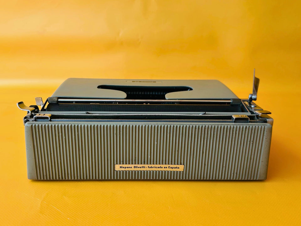 Olivetti Pluma 22 Gray Typewriter - 1970s Manual Portable - Working QWERTY with Case