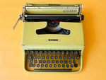 Olivetti Pluma 22 keyboard detail QWERTY keys close-up
