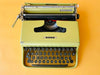 Olivetti Pluma 22 keyboard detail QWERTY keys close-up