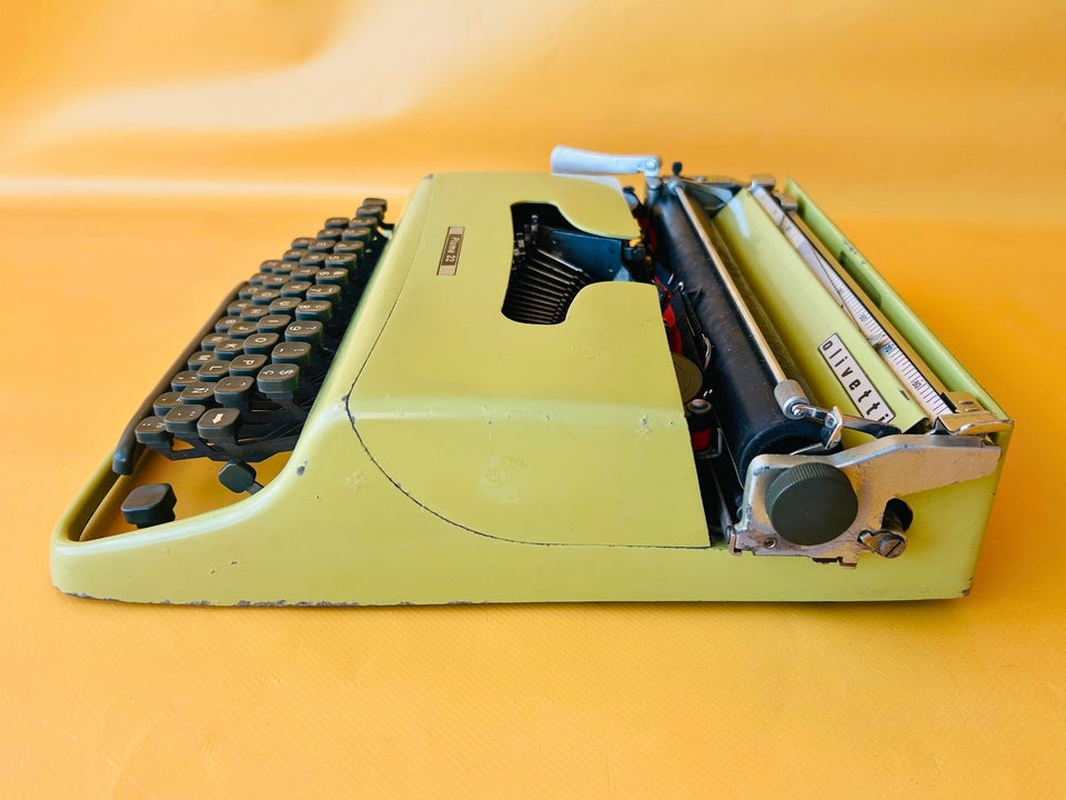 Olivetti Pluma 22 Green Typewriter - 1970s Italian Design - Working QWERTY with Case