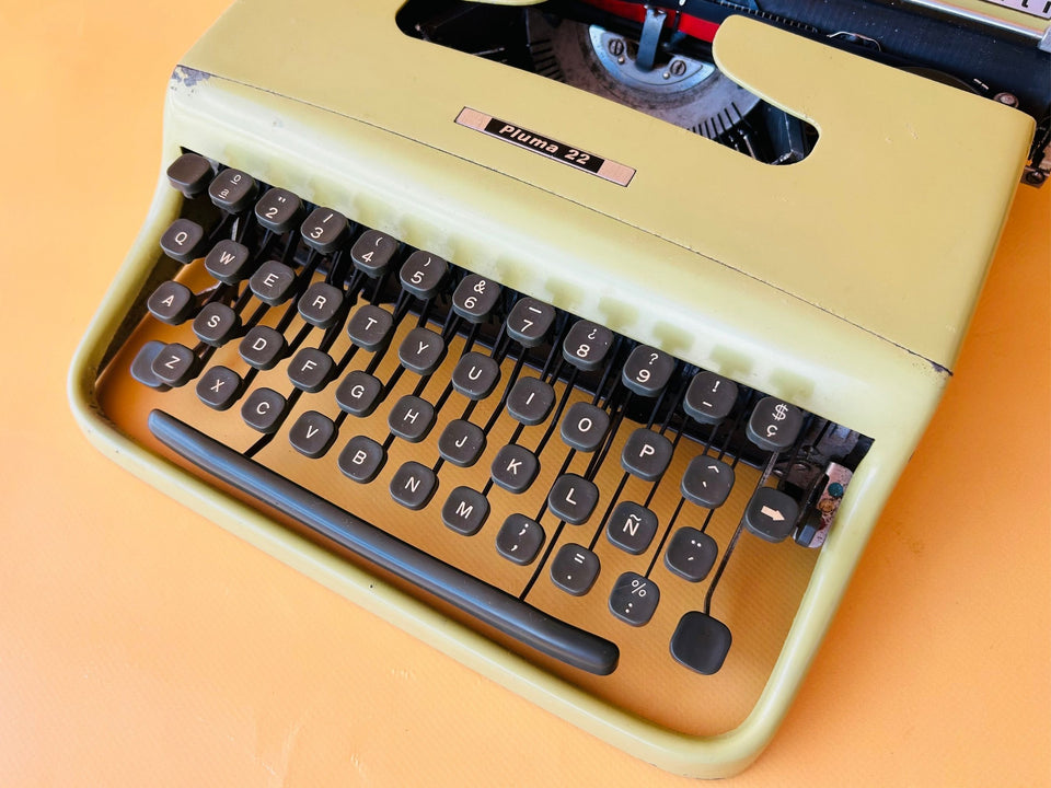 Olivetti Pluma 22 Green Typewriter - 1970s Italian Design - Working QWERTY with Case