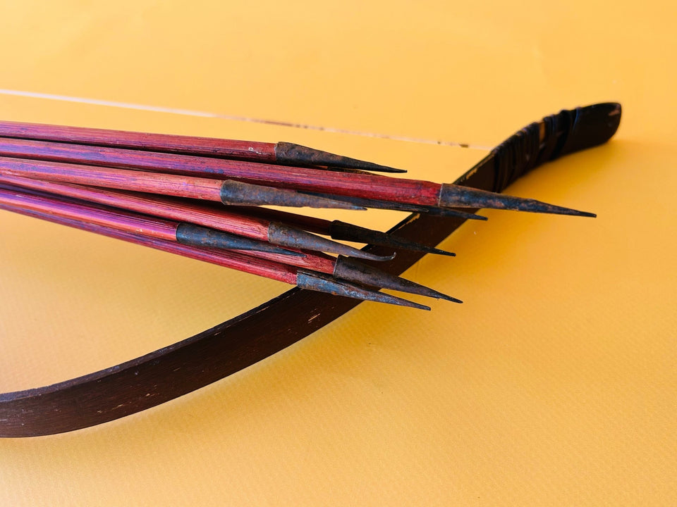 Vintage bow and arrows set display collectible handcrafted