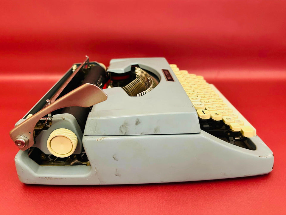 Brother Blue Metal Typewriter - Working 1970s Manual Machine - AZERTY with Case