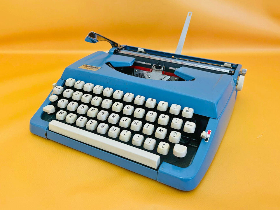 Nagomatic 400 blue portable typewriter AZERTY