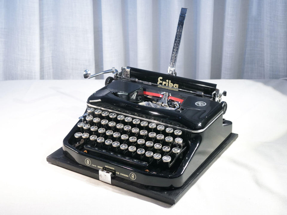 Erika Model 8 Manual Typewriter - Working 1930s German Machine - AZERTY Black Gloss