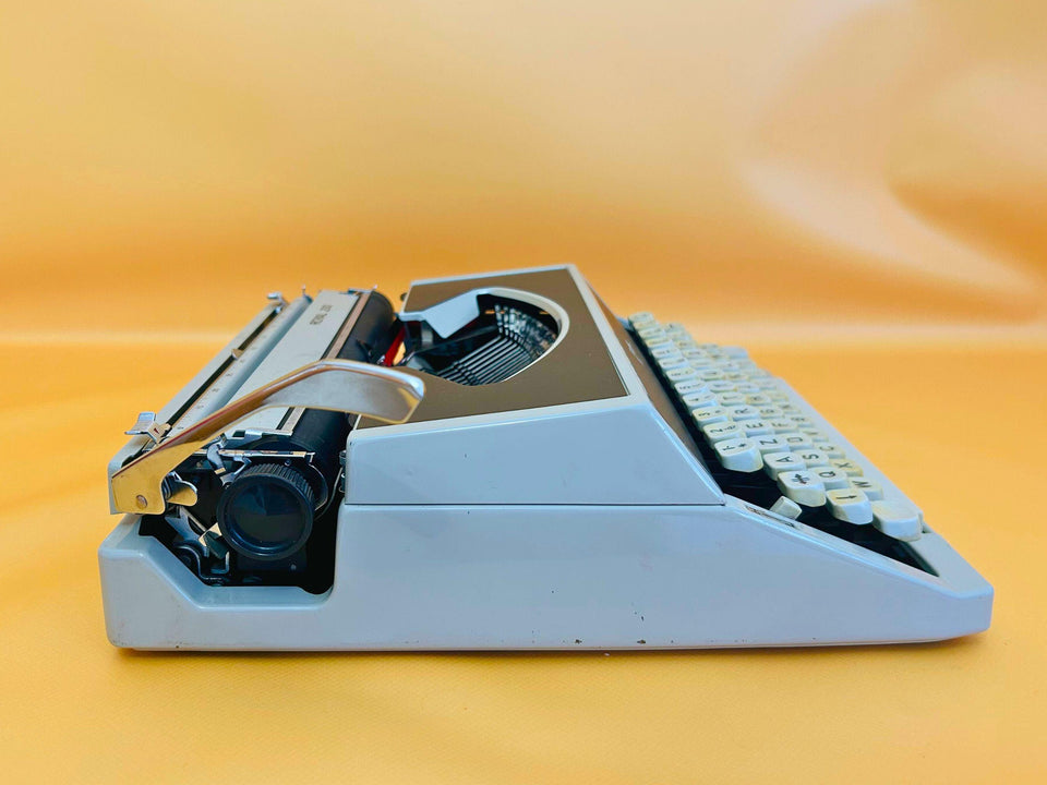 Royal 200 Metal Typewriter - Working 1970s Manual Machine - Gray AZERTY with Case