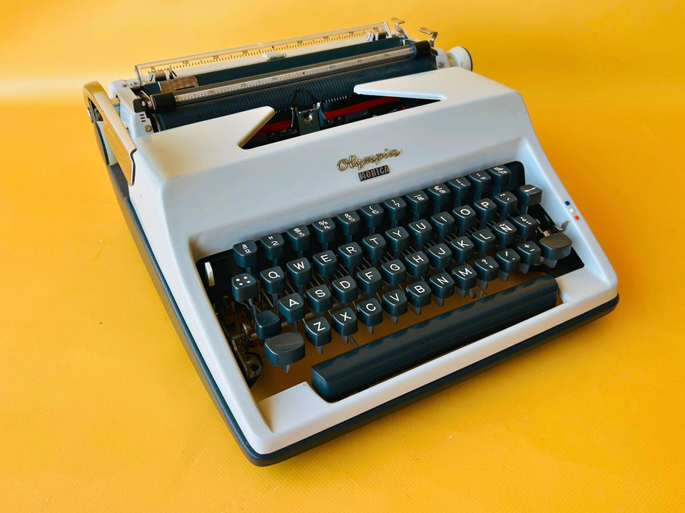 Olympia Monica | 1969 West German Icon | SM8 Mechanical Chassis with Leather Case