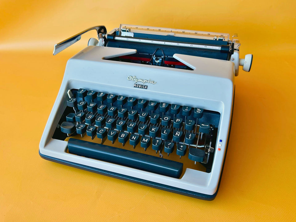Olympia Monica | 1969 West German Icon | SM8 Mechanical Chassis with Leather Case