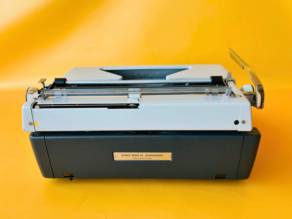 Olympia Monica | 1969 West German Icon | SM8 Mechanical Chassis with Leather Case