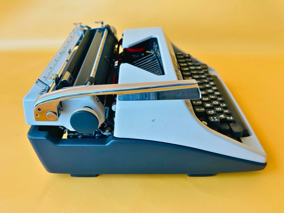 Olympia Monica | 1969 West German Icon | SM8 Mechanical Chassis with Leather Case