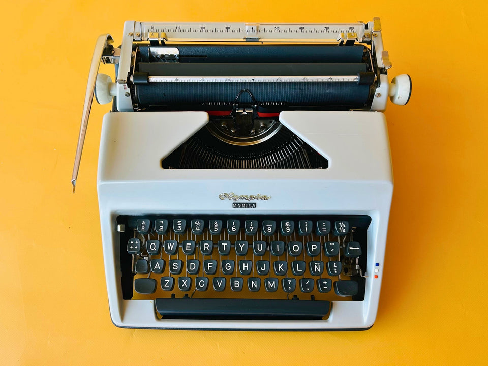 Olympia Monica | 1969 West German Icon | SM8 Mechanical Chassis with Leather Case