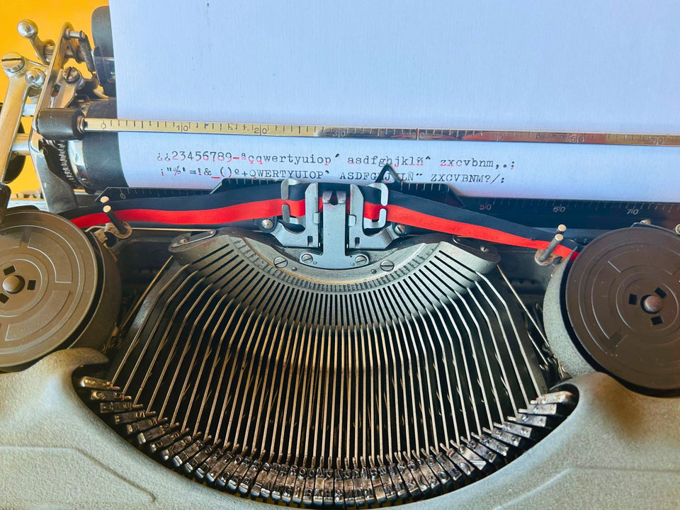 Vintage Continental Klein 1930s Typewriter | Fully Working QWERTY Manual | German Engineering Black (Copy)