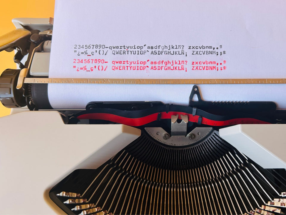 Working White Hermes Baby Typewriter | Swiss Ultra-Portable Typewriter with Case (Copy)