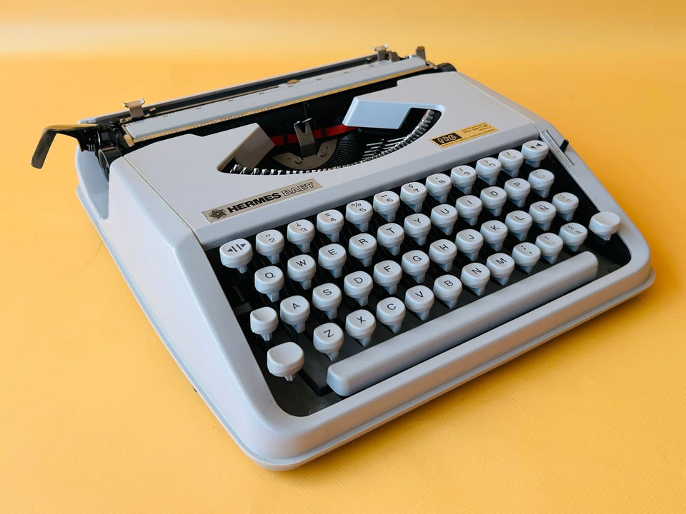 Working White Hermes Baby Typewriter | Swiss Ultra-Portable Typewriter with Case (Copy)