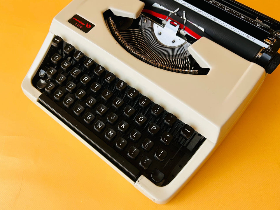 Working Vendex 100 Typewriter with Case | White & Black Portable with Case