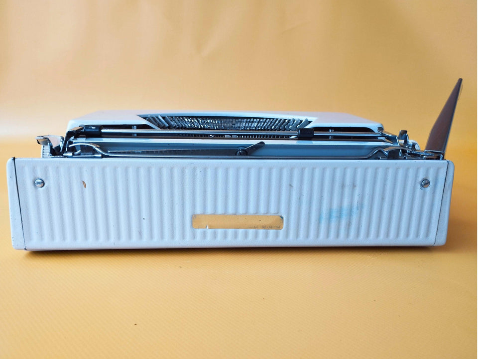 Nakajima ALL White Typewriter – 1970s Manual Typewriter with Case