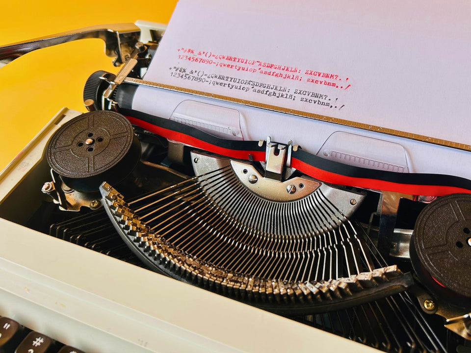 Working 1978 Hanimex Regal Typewriter | Black & White Portable