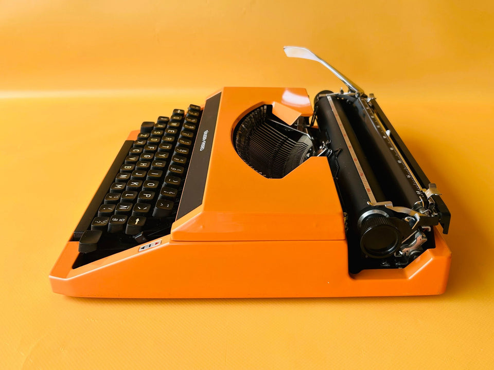 Working Orange Silver Reed Typewriter | Japanese Portable | SN: 91785461