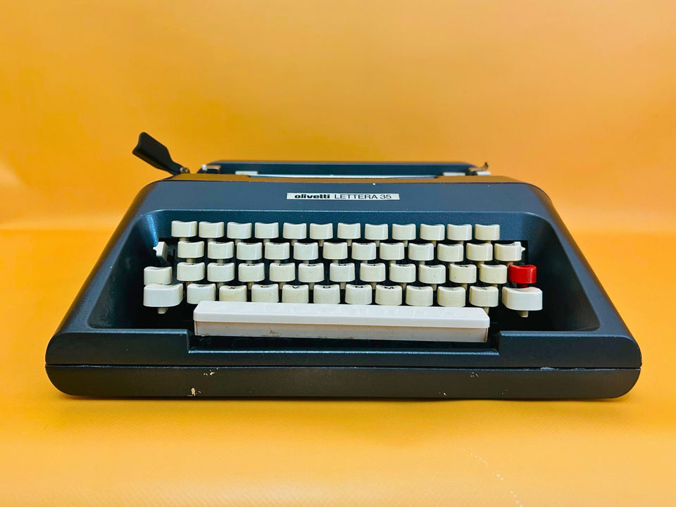 Olivetti Lettera 35 | Matte Black | The "Executive Stealth" Writing Engine