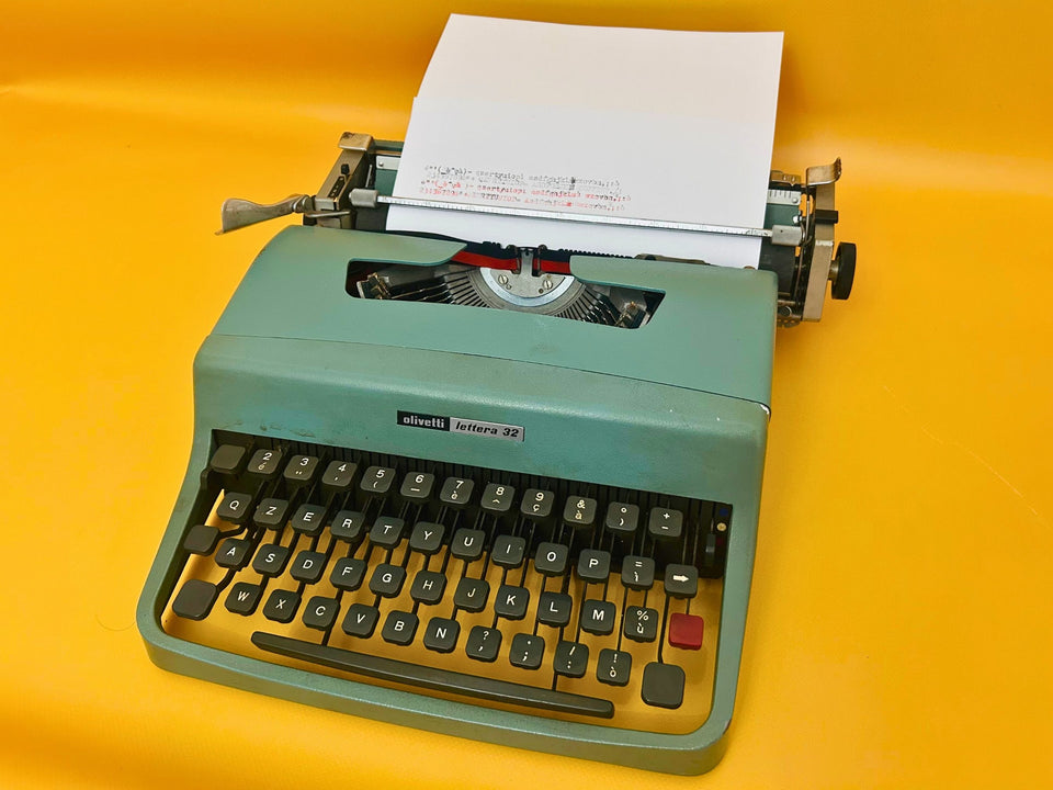Working Olivetti Lettera 32 Typewriter | Teal Blue | QZERTY