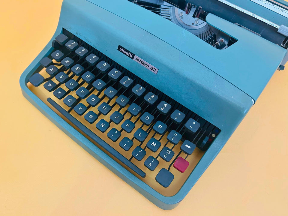 Working Olivetti Lettera 32 Typewriter | Teal Blue | QZERTY