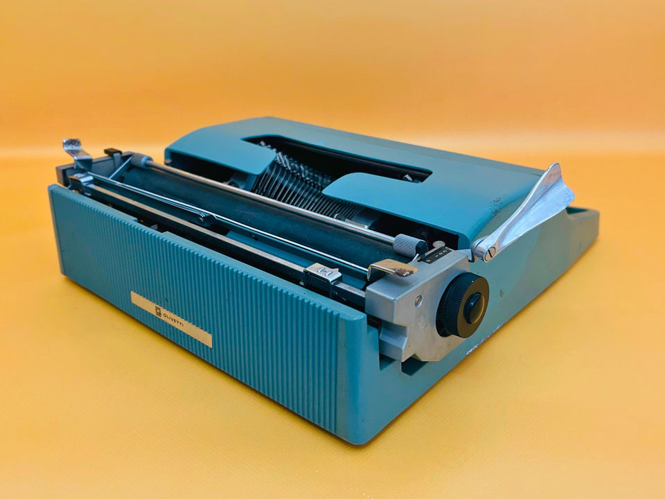 Working Olivetti Lettera 32 Typewriter | Teal Blue | QZERTY