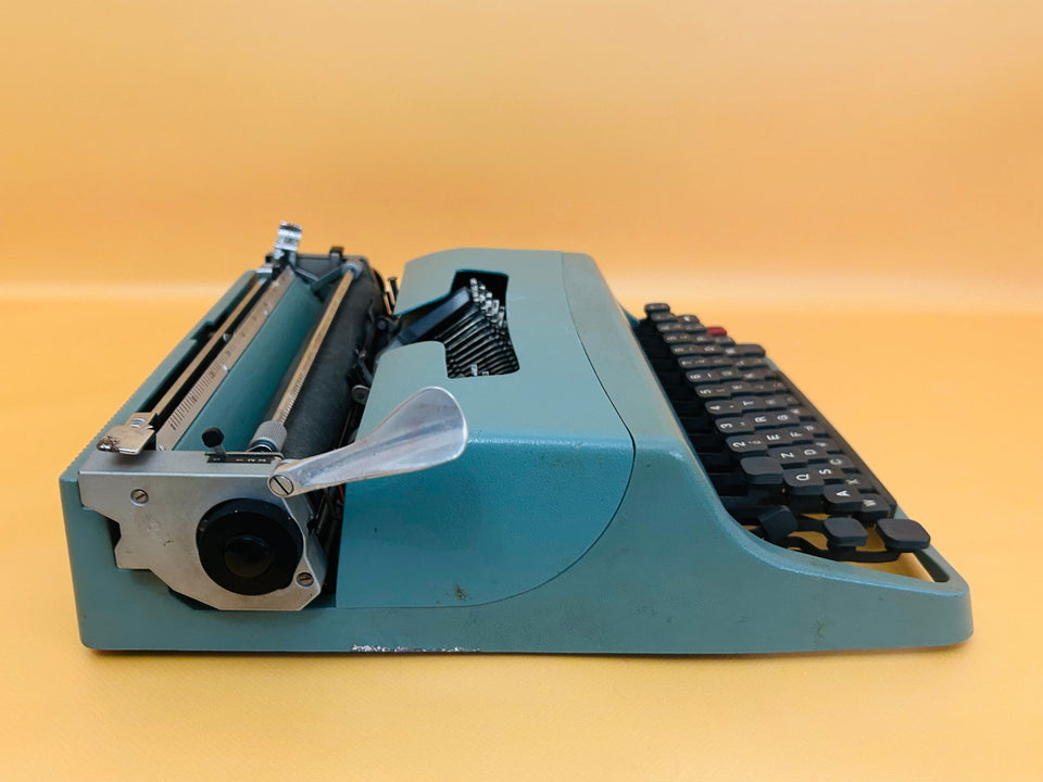 Working Olivetti Lettera 32 Typewriter | Teal Blue | QZERTY