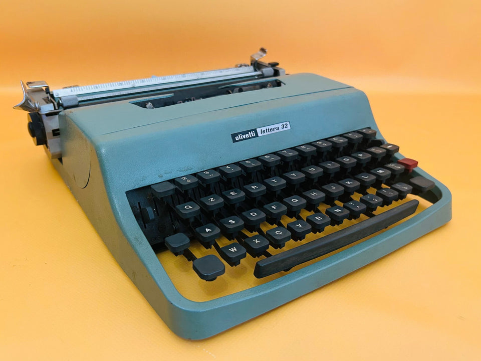 Working Olivetti Lettera 32 Typewriter | Teal Blue | QZERTY