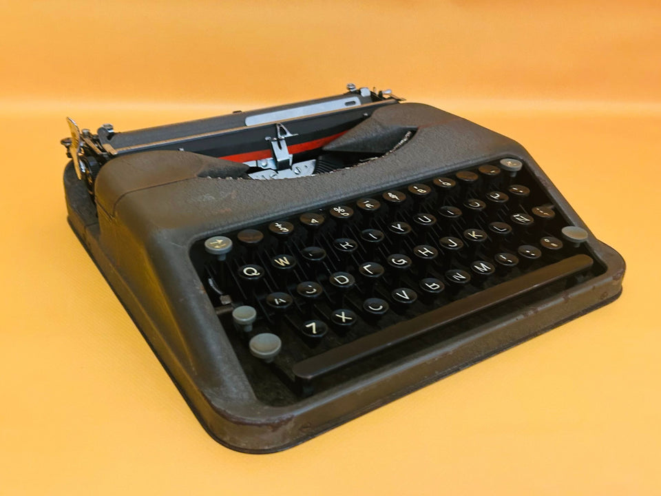 Working Hermes Baby Metal Typewriter | 1960s Swiss QWERTY with metal Case