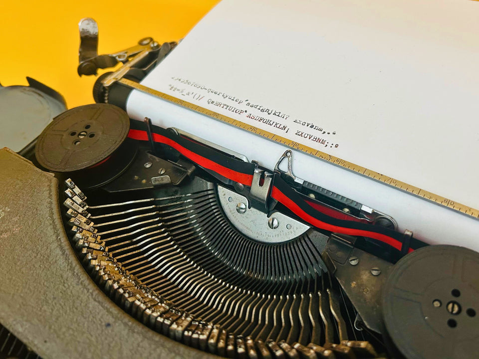 Working Hermes Baby Metal Typewriter | 1960s Swiss QWERTY with metal Case