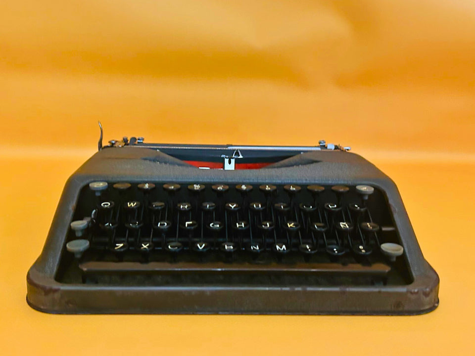 Working Hermes Baby Metal Typewriter | 1960s Swiss QWERTY with metal Case