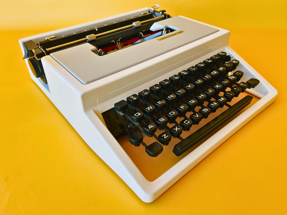 Working Typewriter Underwood 310 Gray and White with Case