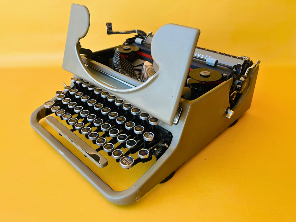 Hispano Olivetti Studio 46 | Sage Green | Noir Edition with Vintage Patina