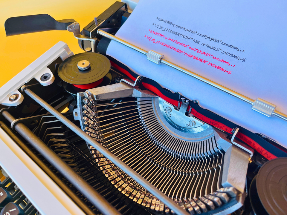 Working Typewriter Underwood 310 Gray and White with Case