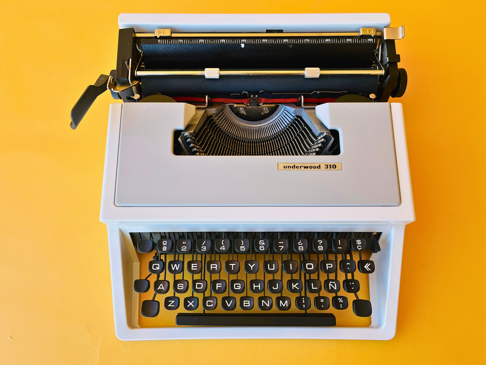 Working Typewriter Underwood 310 Gray and White with Case