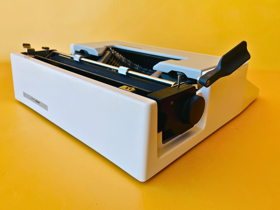 Working Typewriter Underwood 310 Gray and White with Case