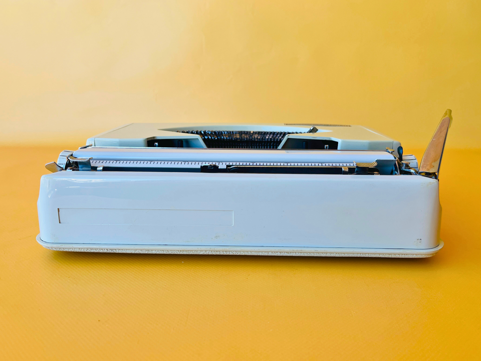 Hermes Baby | Arctic White | Swiss-Made Ultra-Portable Icon (1970s)