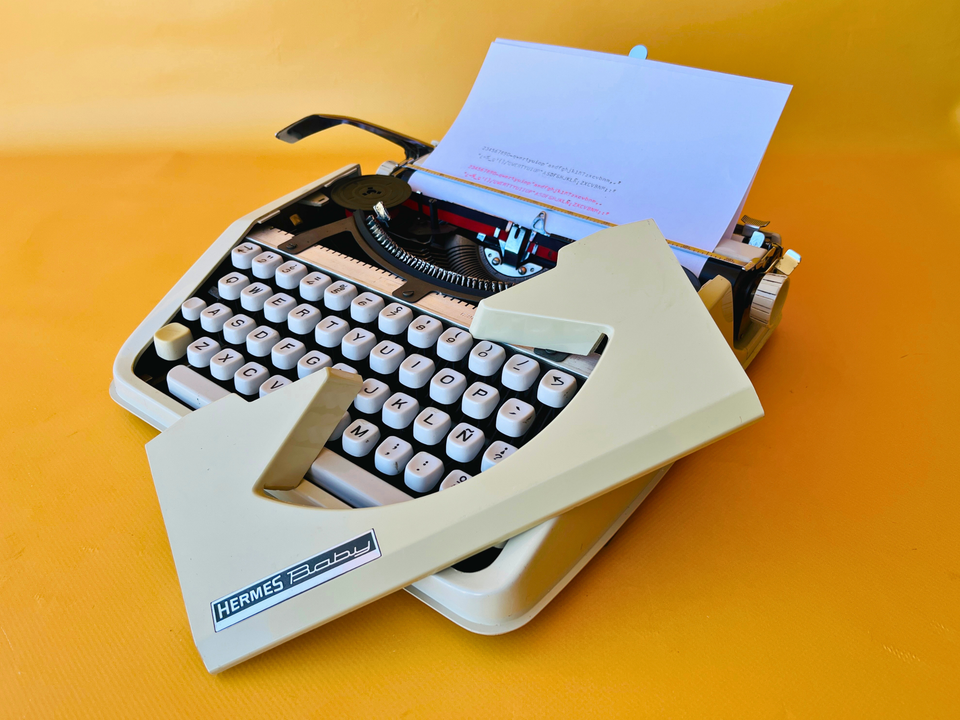 Hermes Baby | Arctic White | Swiss-Made Ultra-Portable Icon (1970s)