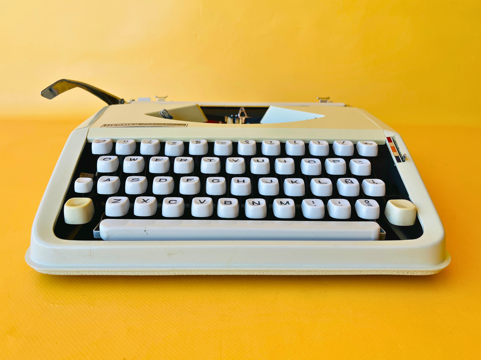 Hermes Baby | Arctic White | Swiss-Made Ultra-Portable Icon (1970s)