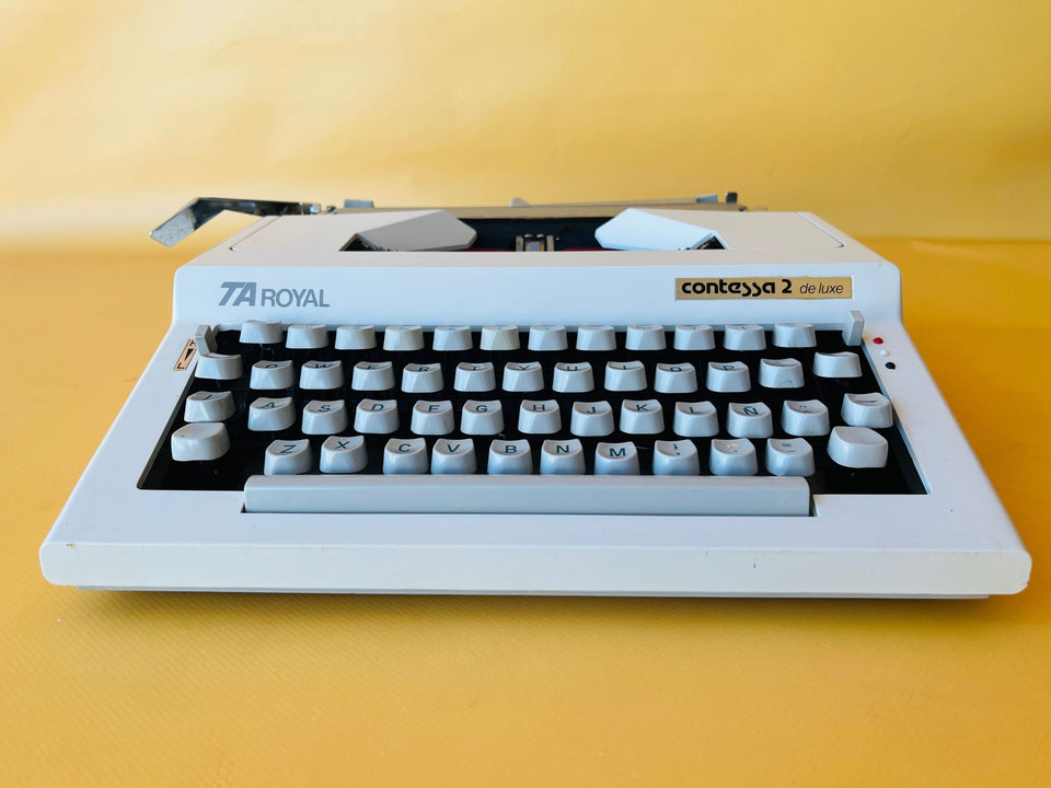 Royal Contessa 2 de Luxe | Arctic White | Sleek Late-70s European Portable
