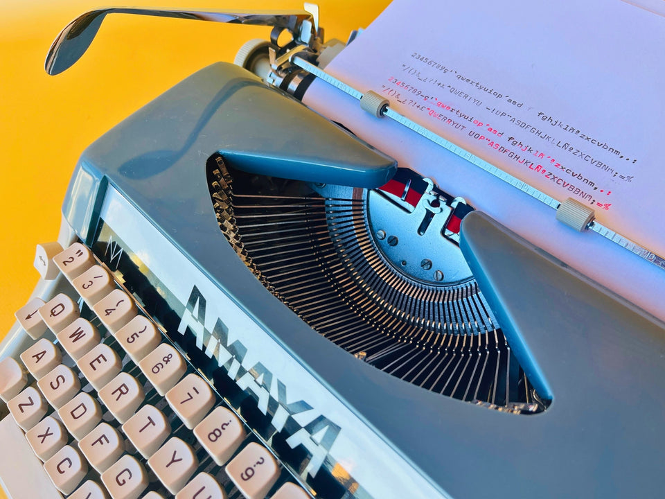 Working Amaya 86 Typewriter | Sleek Black & Grey 1980s Design
