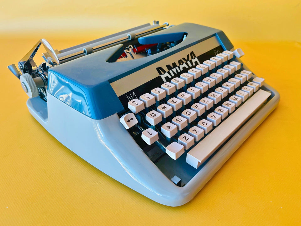 Working Amaya 86 Typewriter | Sleek Black & Grey 1980s Design