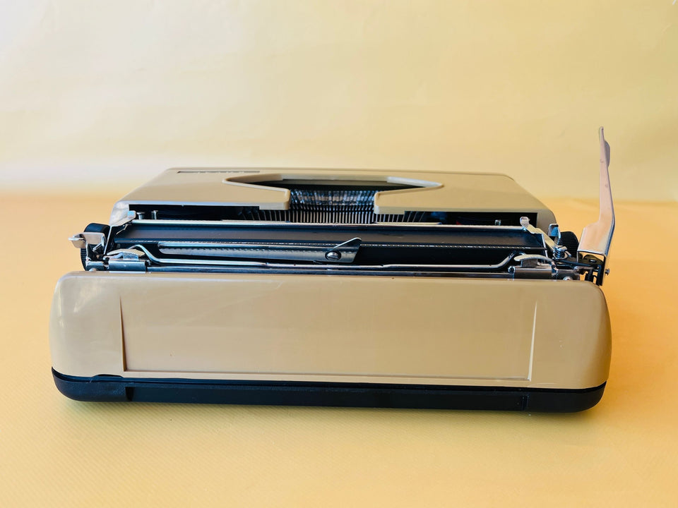 Kovac Portable | Glossy Gold-Beige | Showroom Condition with Automatic Space