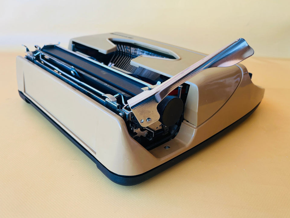 Kovac Portable | Glossy Gold-Beige | Showroom Condition with Automatic Space