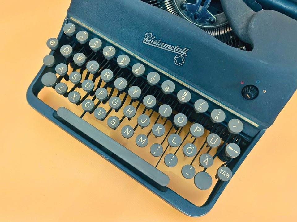 Rheinmetall KST vintage typewriter keyboard detail German QWERTY layout