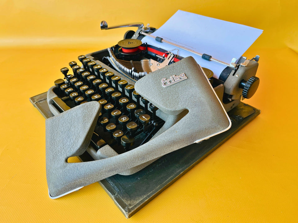 Erika Model 100 Typewriter | German Portable Manual Typewriter with Case & Original Brushes | Spanish QWERTY | Made in Germany